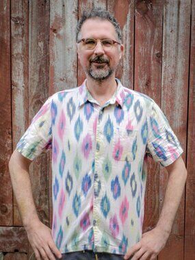 Urban Outfitters button up short sleeve shirt. Colorful artistic pattern. Large